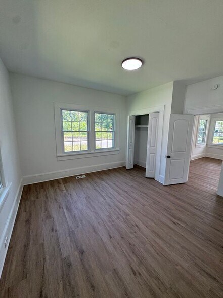 Building Photo - 1097 Edna Pl