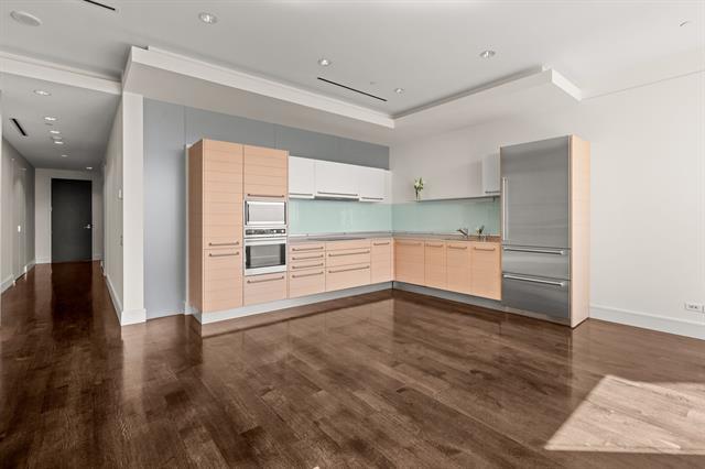 Building Photo - 2408 Victory Park Ln