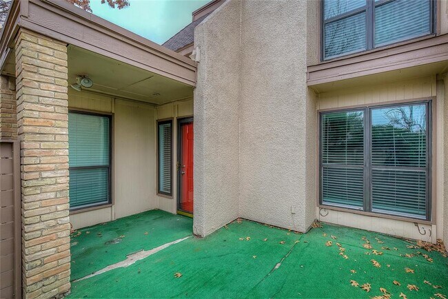 Building Photo - 3121 Park Ln