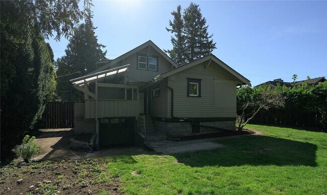 Building Photo - Charming Craftsman Rental in a Prime Bellingham Location
