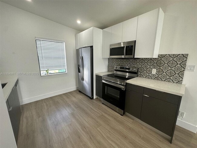 Building Photo - 3701 SW 40th St