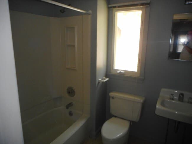 Building Photo - 116 N Union Ave