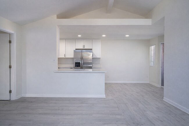 Building Photo - 17161 Alva Rd