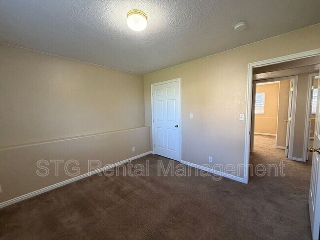 Building Photo - 180 E 100 N