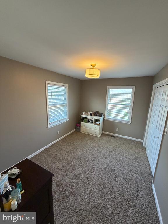 Building Photo - 281 Tall Oak Dr