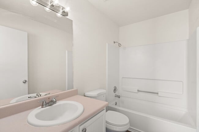 Building Photo - 2943 Quail Pointe Dr NW