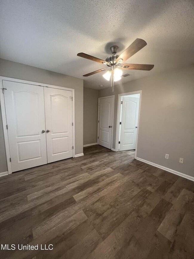 Building Photo - 4 Ivy Cove