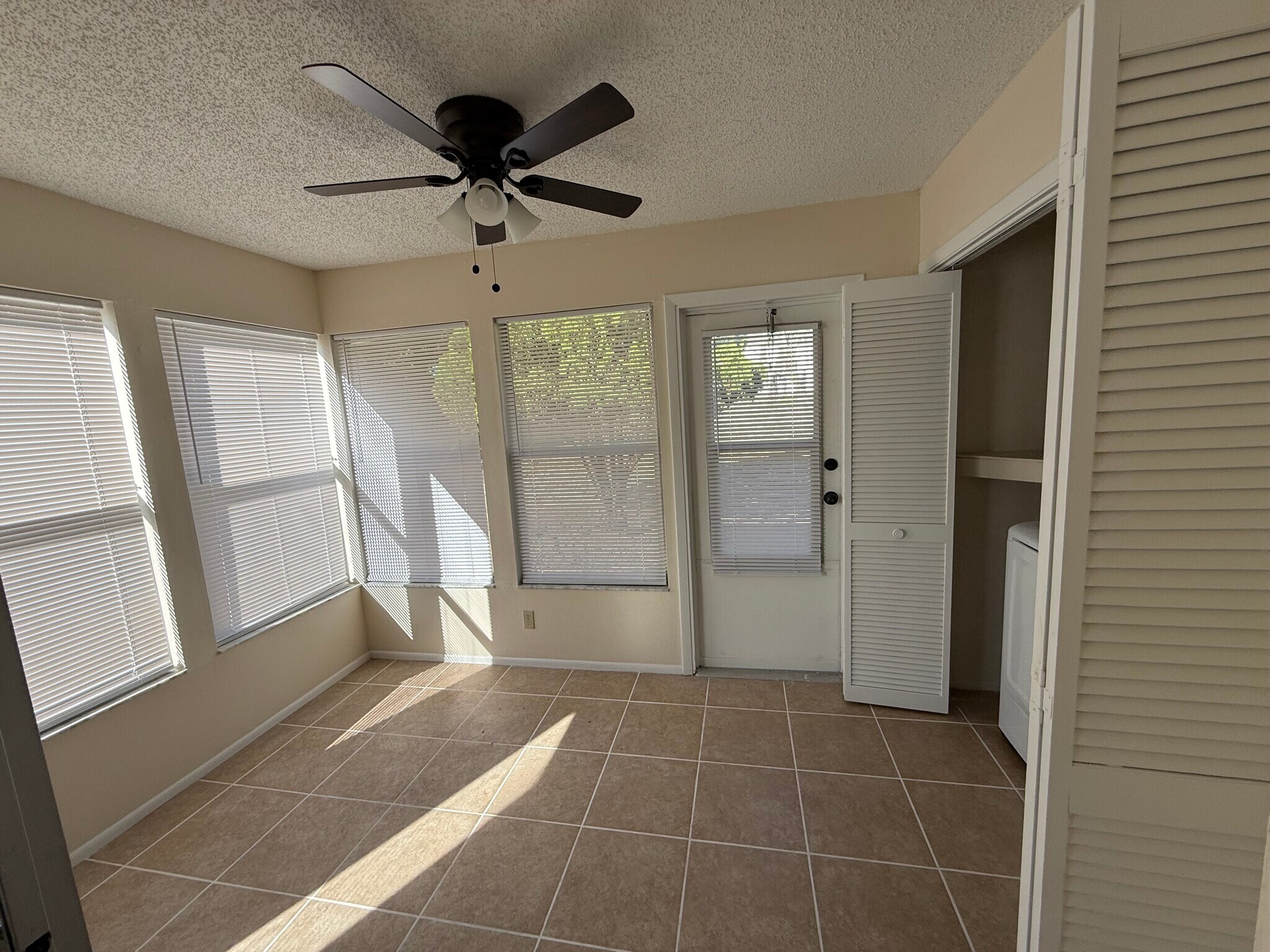 Building Photo - 2120 Corbin Pl