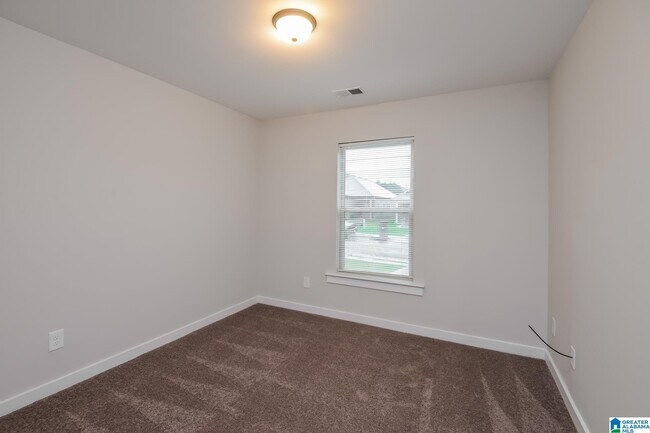 Building Photo - 865 Maple Trce