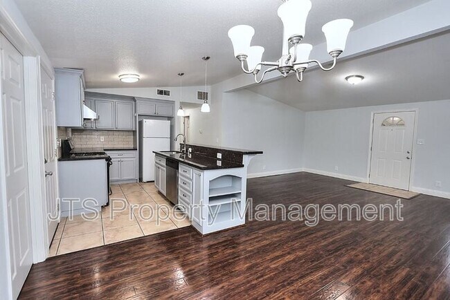 Building Photo - 2000 Belcot Rd