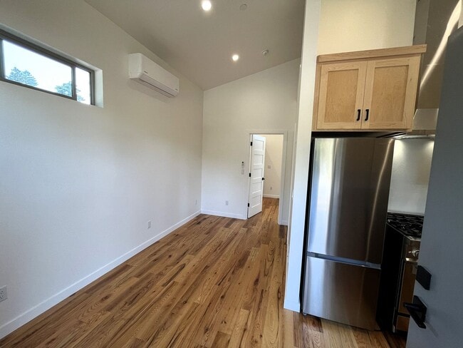 Building Photo - Sunny, Charming Pet-Friendly Brand New 2025 1 Bedroom Home for Lease in Blue Lake, CA