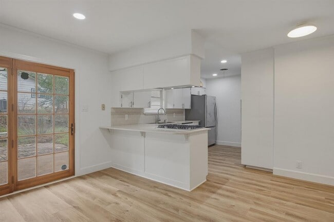 Building Photo - 1705 Elmhurst Dr