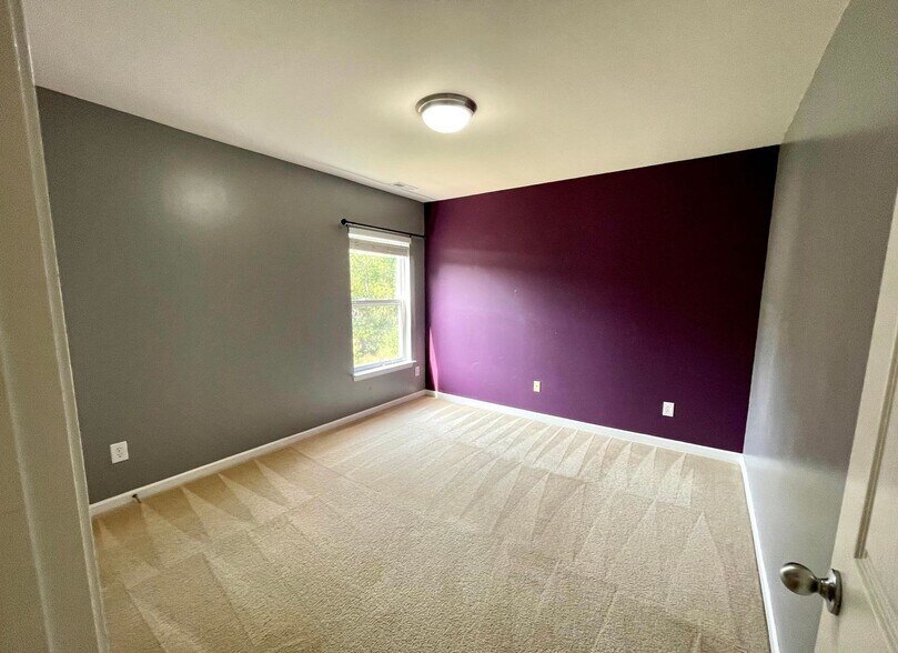 Building Photo - 5537 Stowe Derby Dr