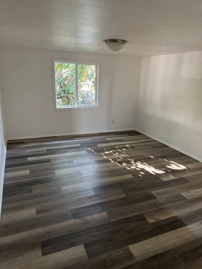 Building Photo - Great single level Home