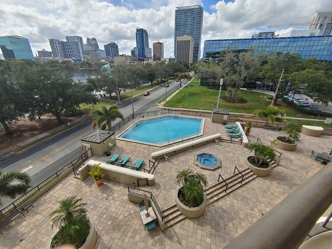 Building Photo - AMAZING VIEWS AT REEVES HOUSE.