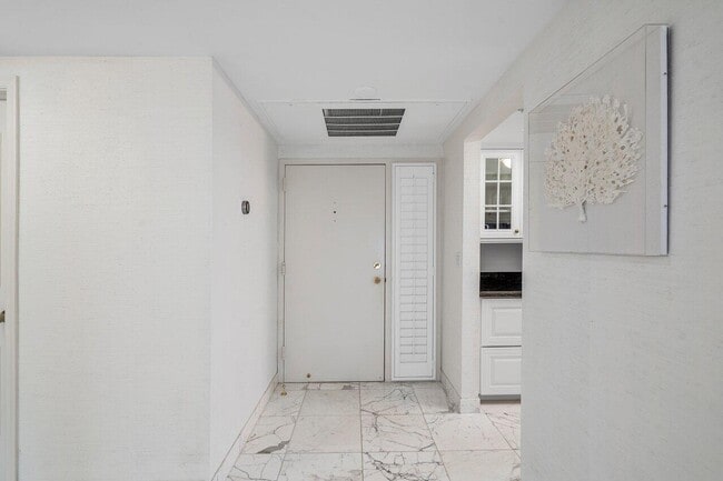 Building Photo - 350 S Ocean Blvd