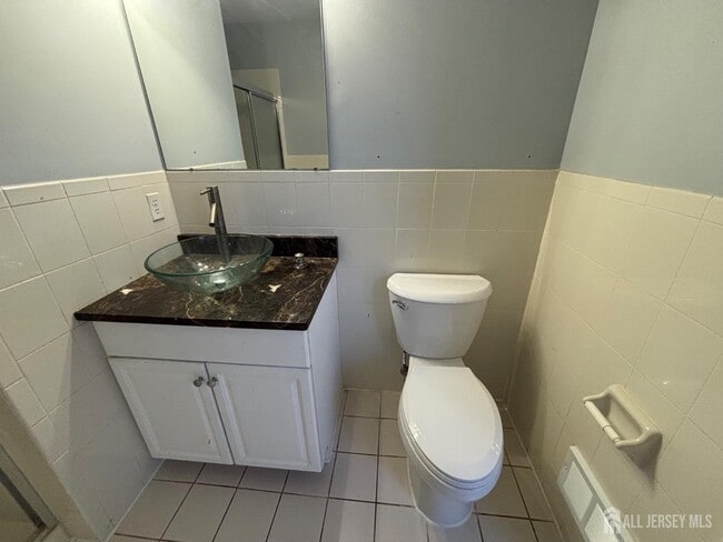 Building Photo - 116 Chariot Ct