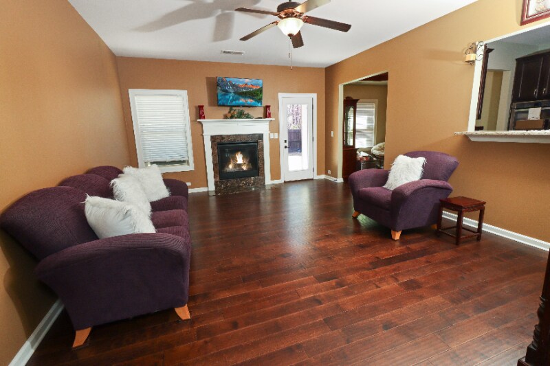 Building Photo - 4010 Lake Manor Way