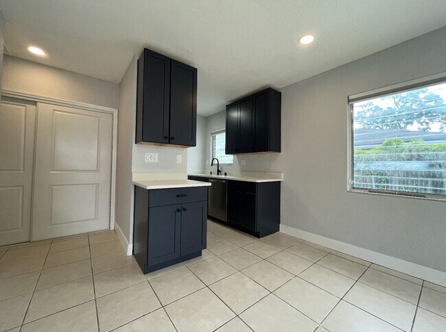 Building Photo - 50A W Boyer St