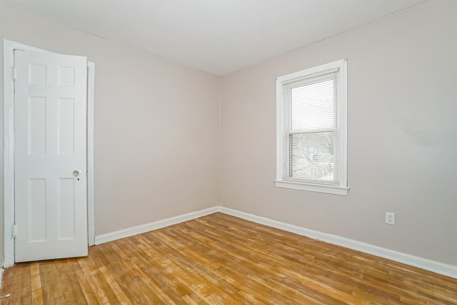 Building Photo - 651 Voelker Ave