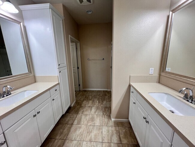 Building Photo - Sorrento Valley Second Story Corner Unit 3...