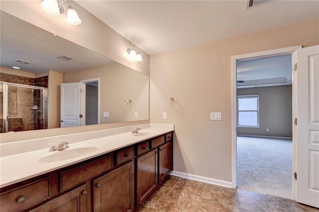 Building Photo - 4228 Woods Creek Ln