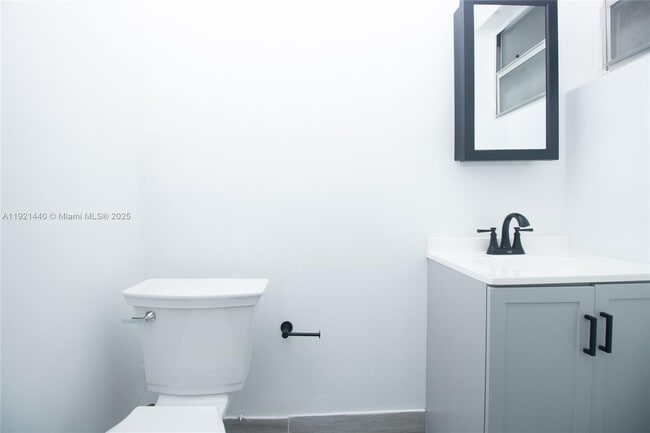 Building Photo - 1840 Fillmore St