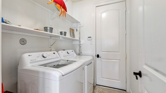 Building Photo - 331 Old Aqua Landing E