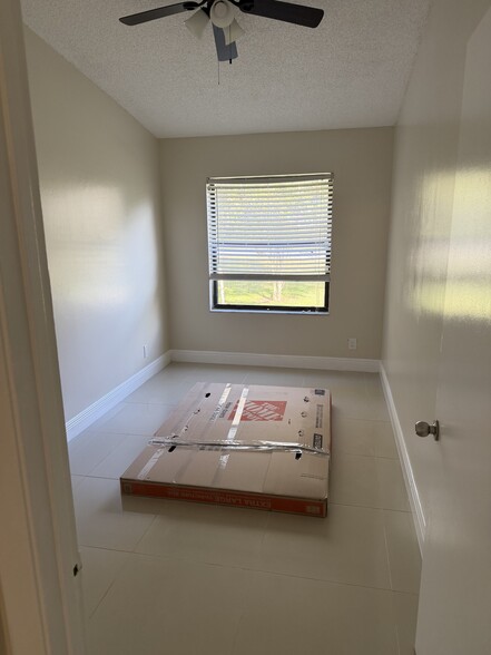 Building Photo - 3648 NW 83rd Ln