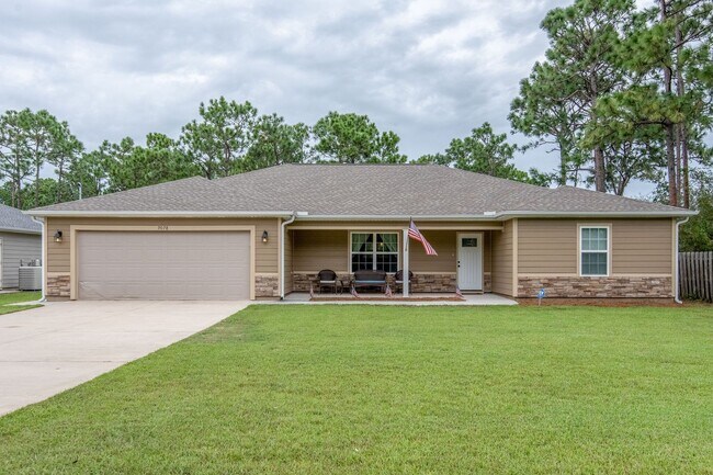 Building Photo - 4 BEDROOMS IN NAVARRE!