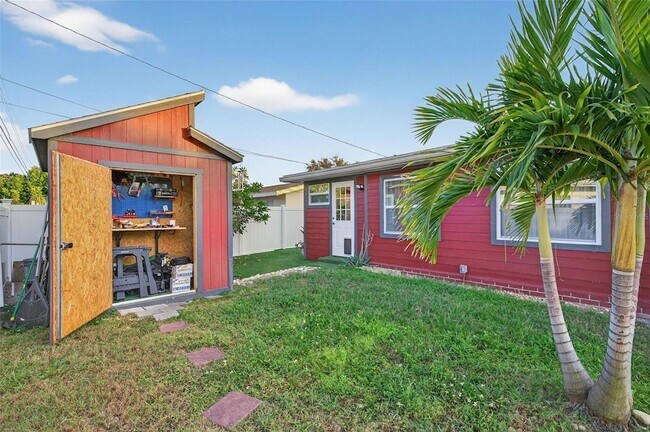 Building Photo - 11761 80th Ave