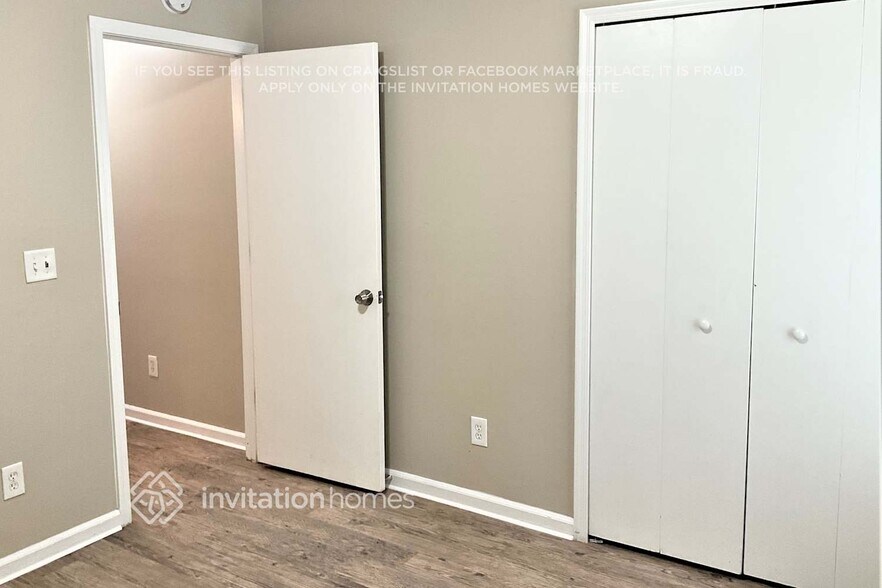 Building Photo - 12370 Carriann Cove Trail S