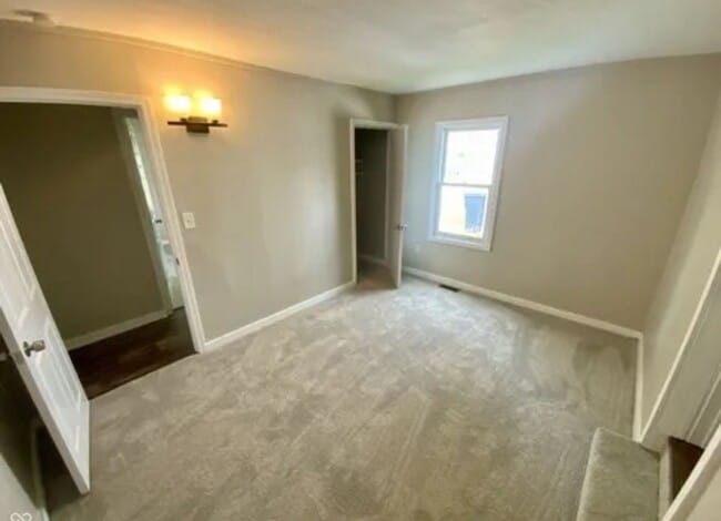 Building Photo - One Level, 3 bedroom