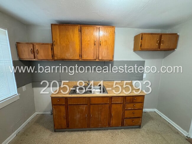 Building Photo - Midfield