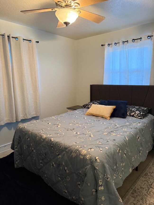 Building Photo - 4114 W Greenbrier Dr