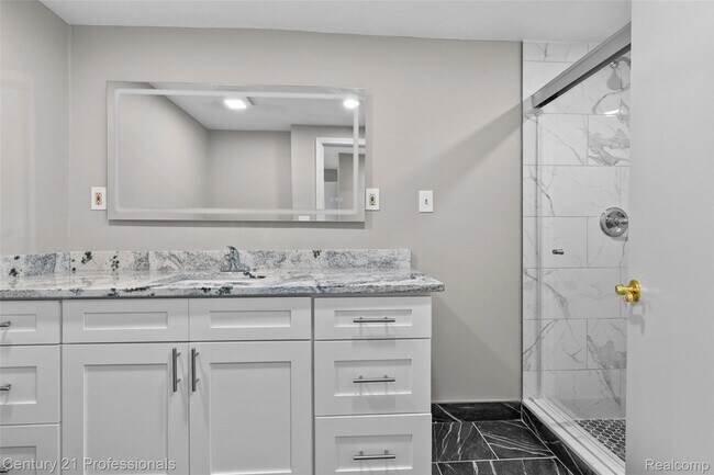 Building Photo - 3621 Livernois Rd