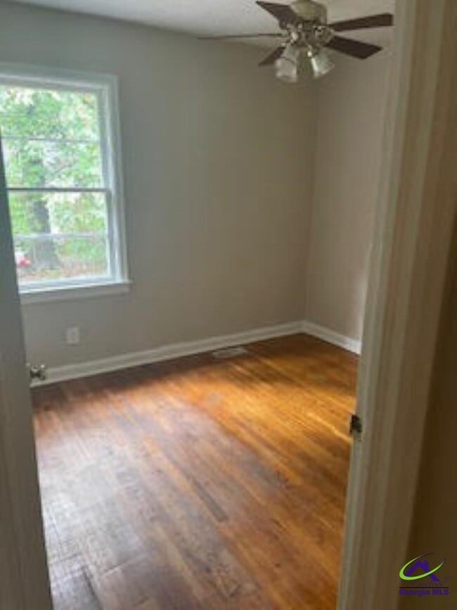 Building Photo - 106 Draper St