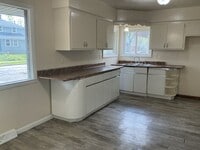 Building Photo - 2 Bedroom ranch style Single Family Home