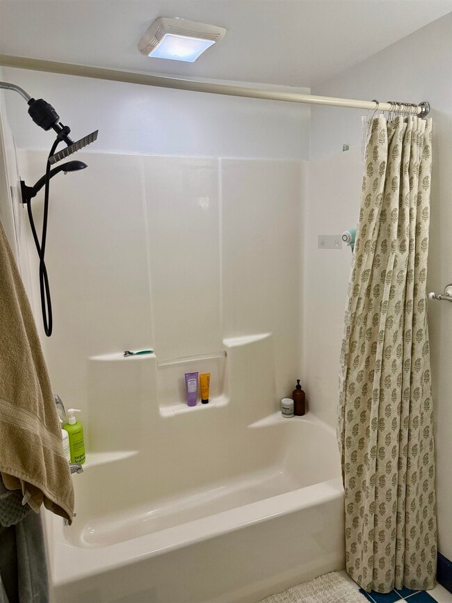 Building Photo - 43 Pleasant St