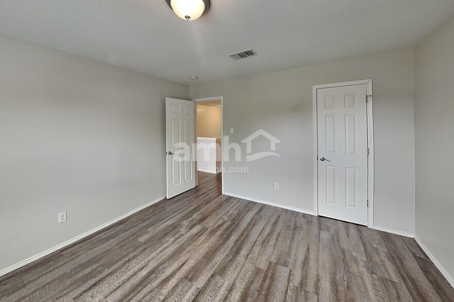 Building Photo - 14006 Honey Bee Ct