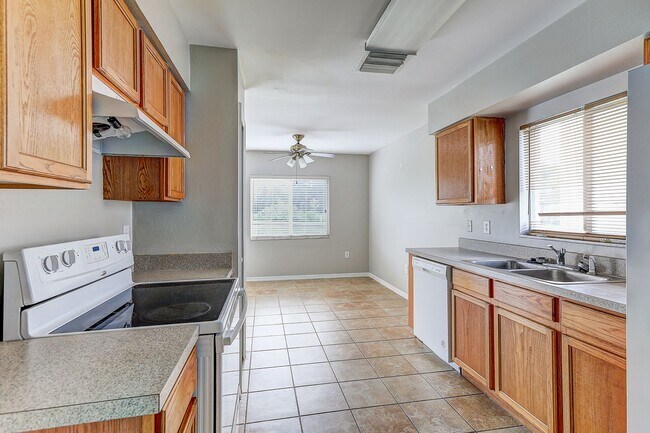 Building Photo - Prime Northwood Home on a Conservation Lot...