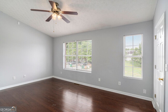 Building Photo - 3162 Kingswood Glen
