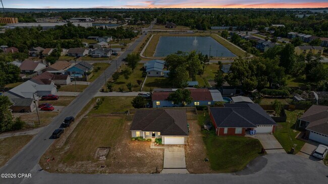Building Photo - 5206 Robins Ct