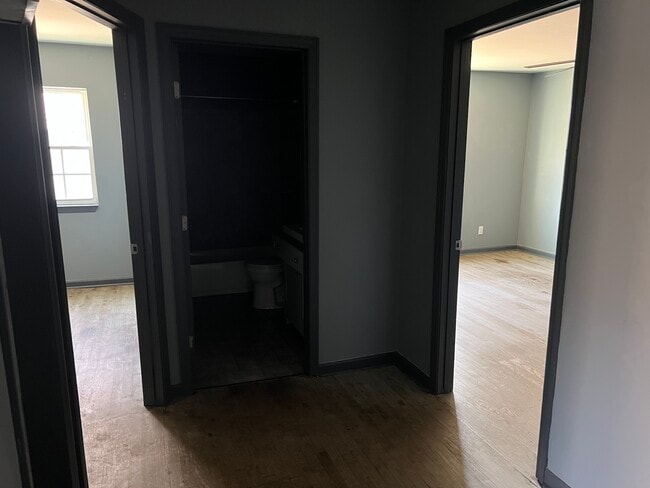 Building Photo - Phillips 711