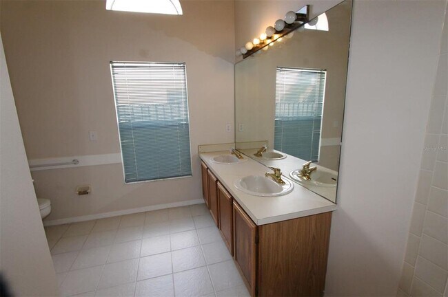 Building Photo - 476 Wexdon Ct