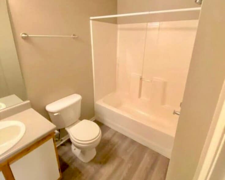 Master bath - 2226 W Elizabeth St