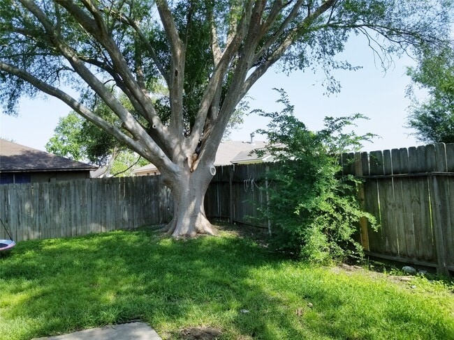 Building Photo - 3731 Westheimer Pl Dr