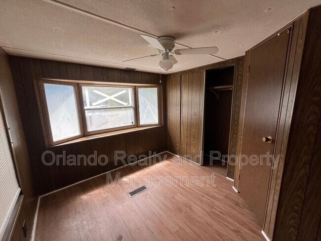 Building Photo - 7709 Brentwood Dr