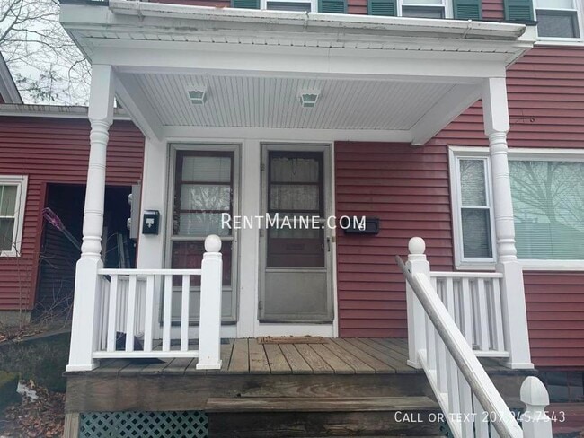 Building Photo - 5 Hudson St