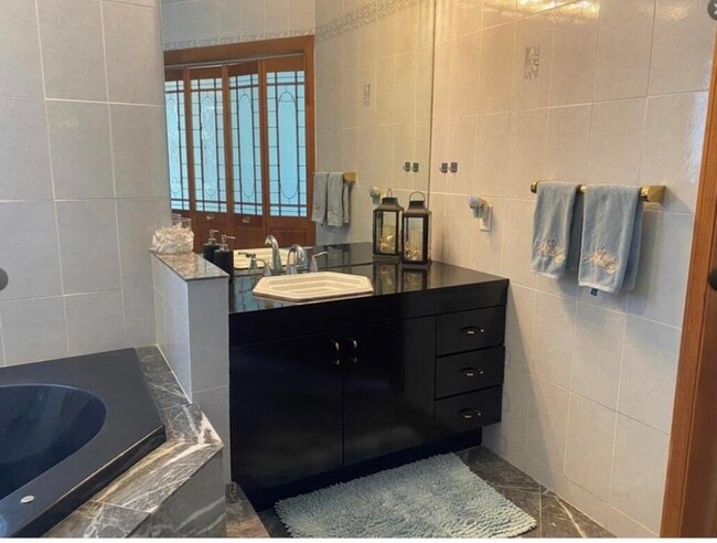 Building Photo - 1230 SE 14th Dr